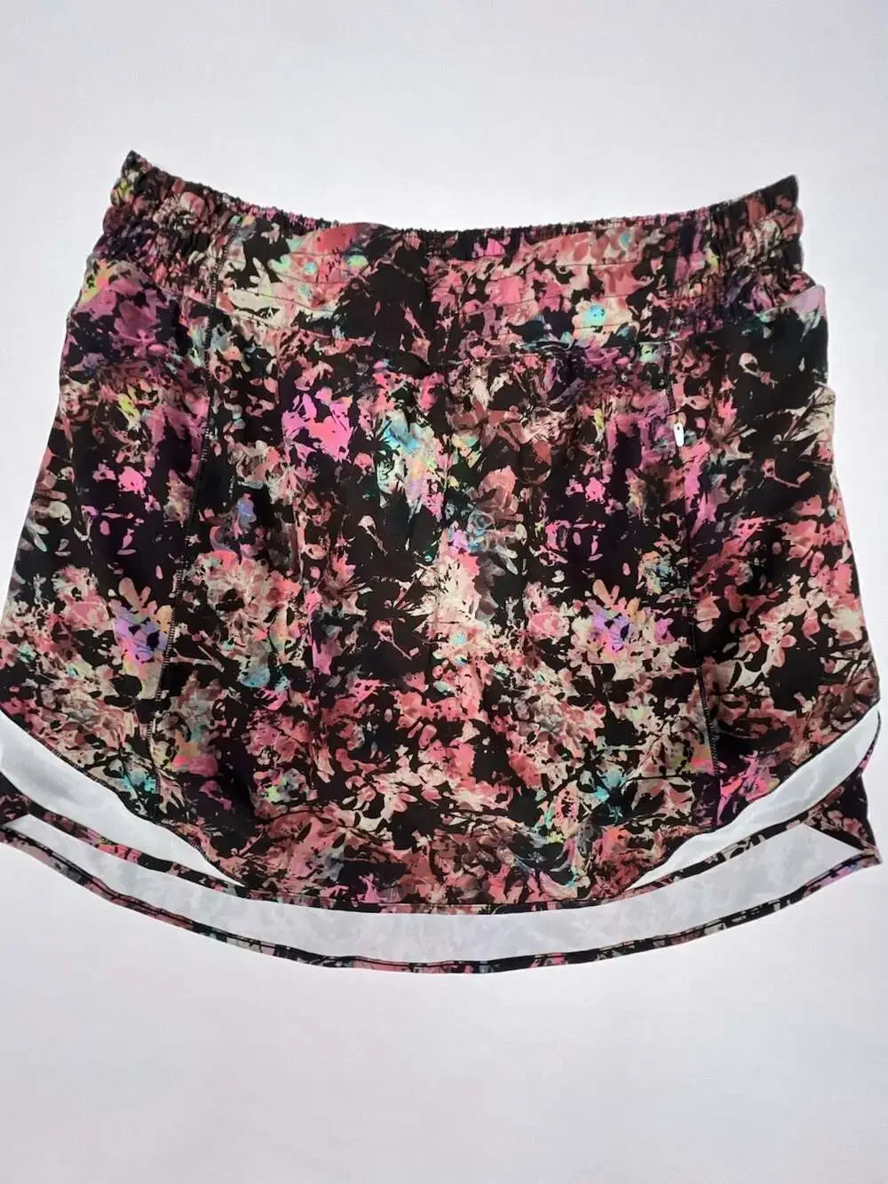 Lululemon Hotty Hot High-Rise Skirt in Stencil Blossom Multi, Size 10